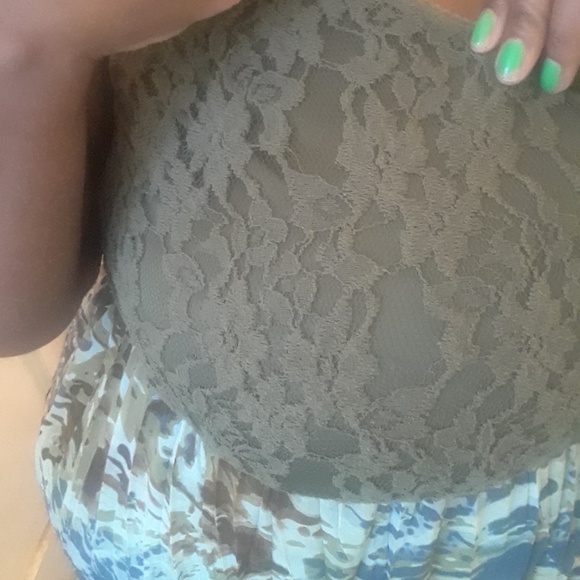 Green Pleated Dress - Picture 3 of 4